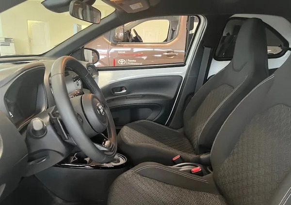 Toyota Aygo X cena 73900 przebieg: 11500, rok produkcji 2023 z Dziwnów małe 191
